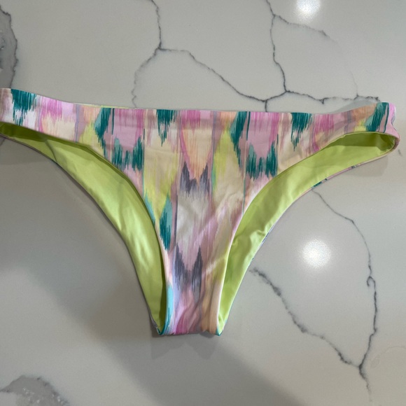VS REVERSIBLE BOTTOMS SZ M - Picture 1 of 3